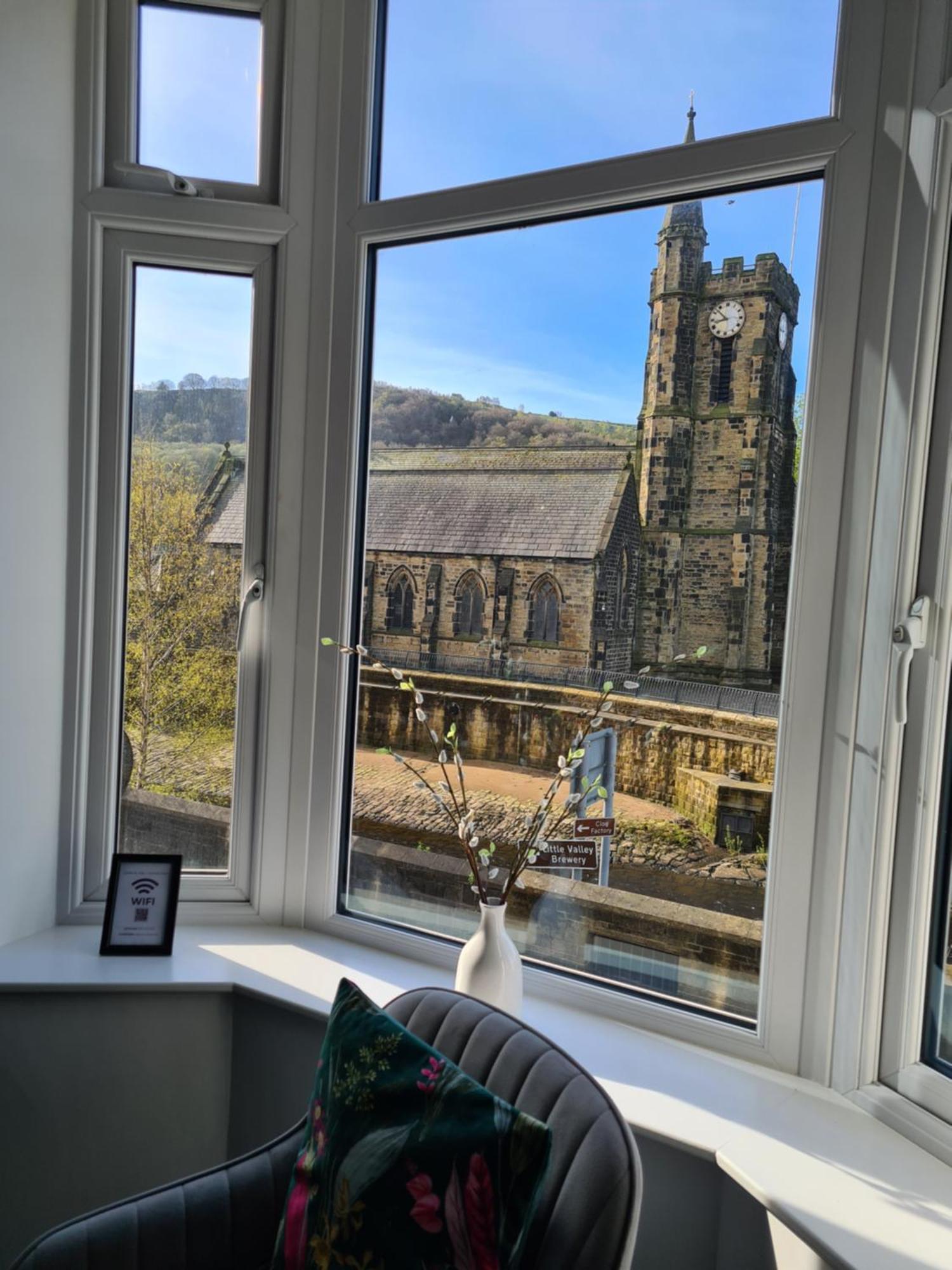 Modern River View Mytholmroyd Apartment Eksteriør bilde